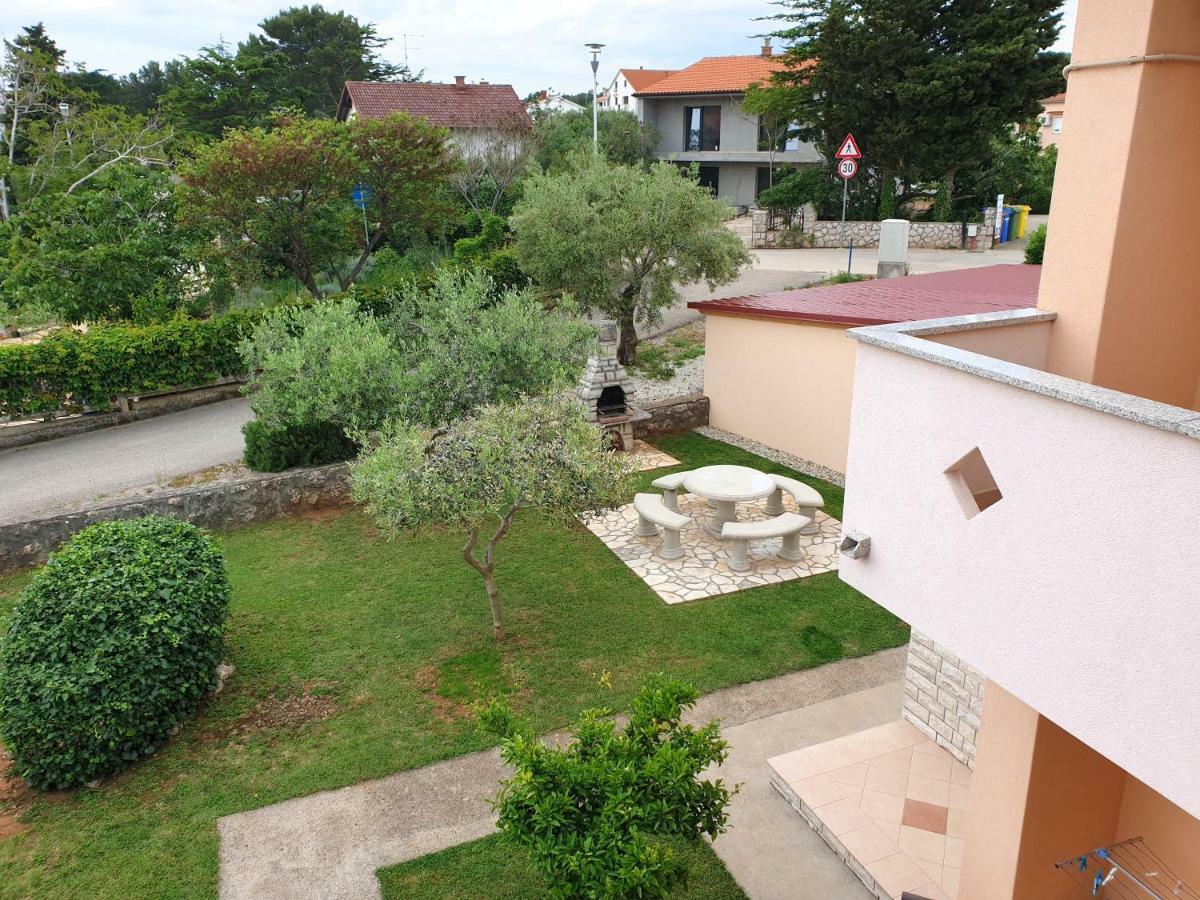 Elvira Apartman