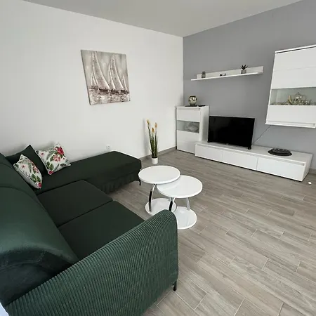 Apartments Elvira Krk Town Exterior photo