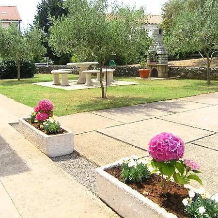 Apartments Elvira Krk Town Exterior photo