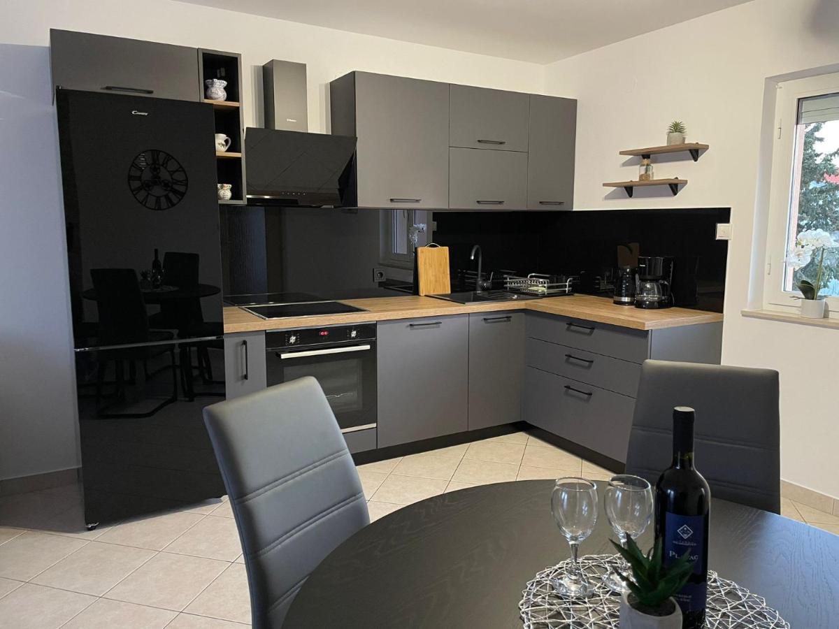 Elvira Apartment