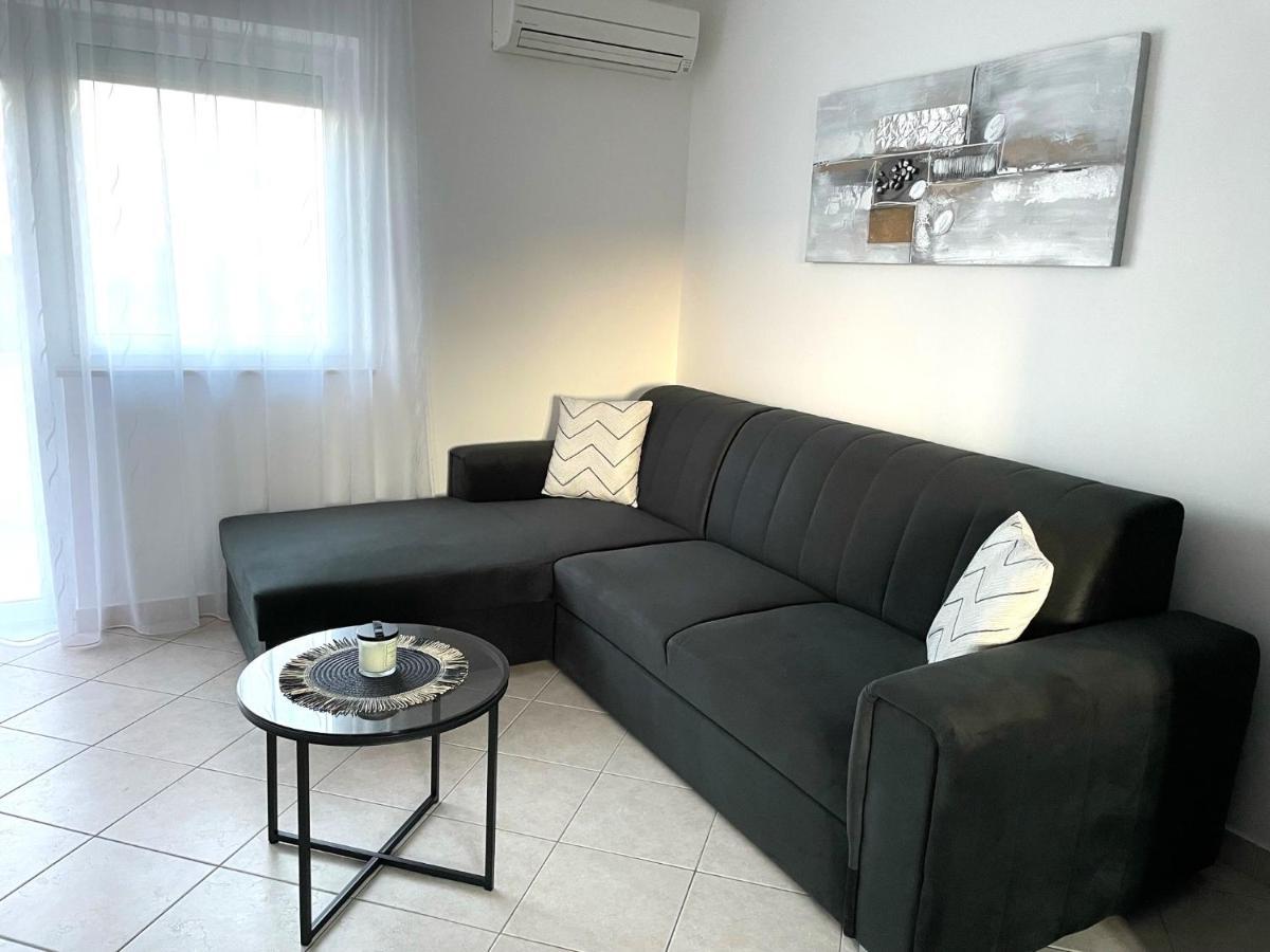 Elvira Apartment