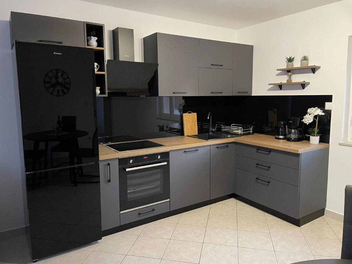 Apartment Elvira *