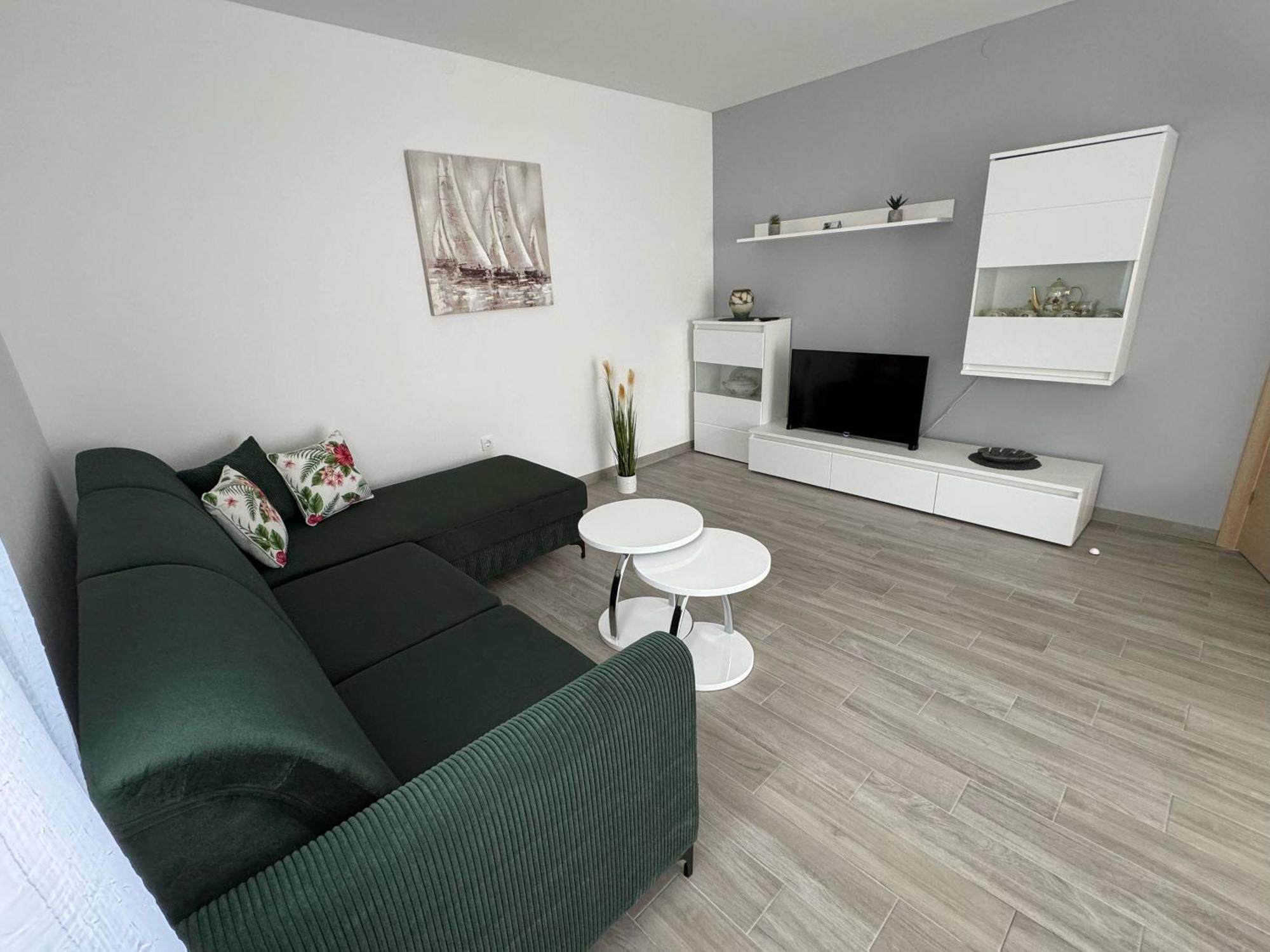 Apartment Elvira *